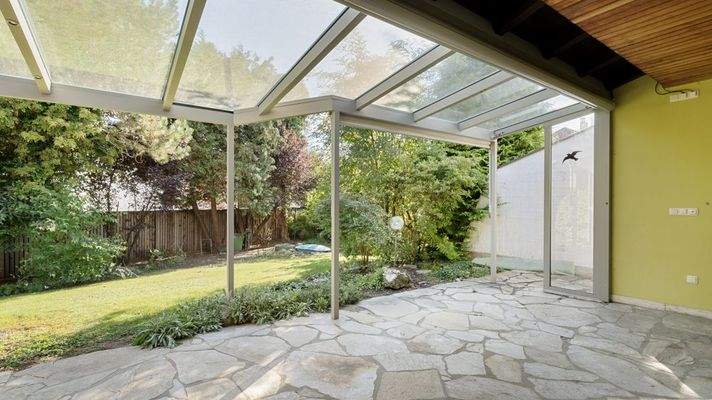 überdachte Terrasse