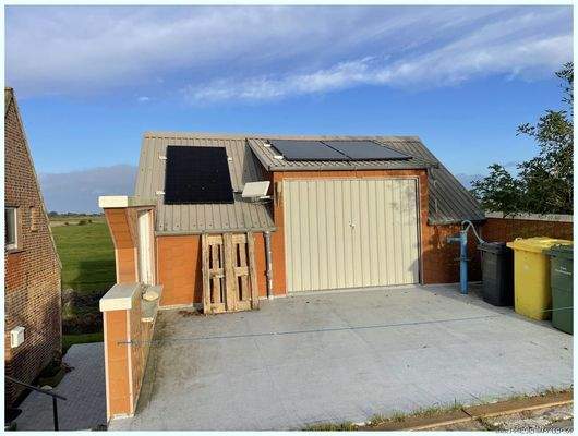 Garage im Nebengebäude