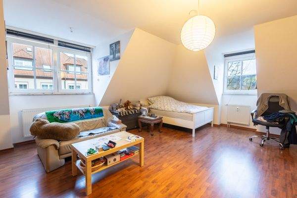 Wohnzimmer/ Schlafbereich