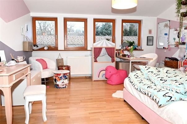 Schlafzimmer 5