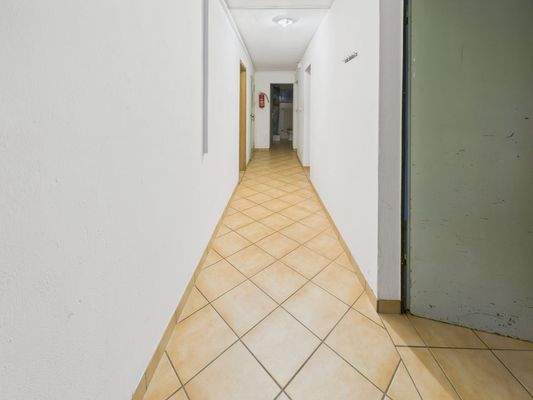 CAM01223G0-PR0176-STILL012