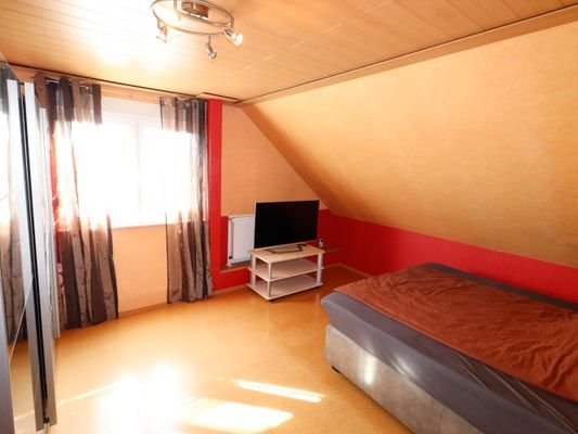 drittes Zimmer im Dachgeschoss