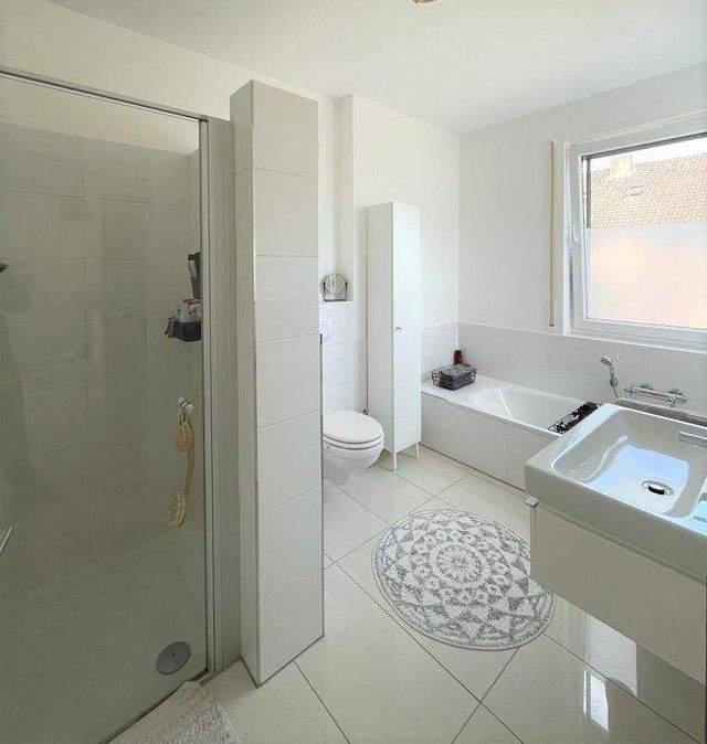 Lingen City: 3-Zi. Whg., ca. 95 m² im 1.OG, EBK, Stellplatz, Badewanne und großem West-Balkon zum 01.10.2026 - Foto 5