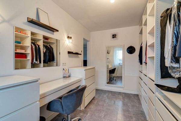 Ankleidezimmer / Zimmer 3 am Masterschlafzimmer, Ansicht I