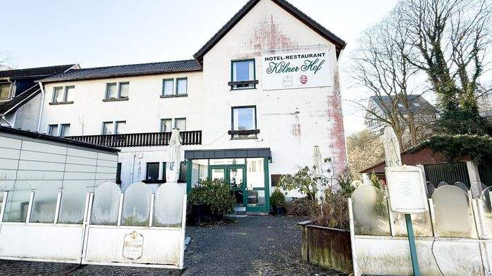 Aussenansicht Eingang Hof.jpg