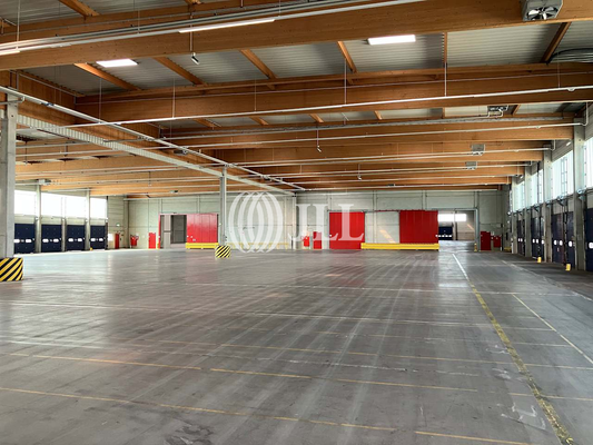 Innenansicht Halle-JLL