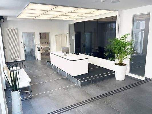 Gratis Empfang & Empfangsdame