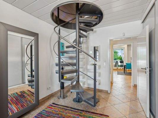 Wendeltreppe zu Schlafzimmer 2