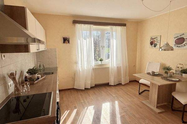 Küche mit Einbauküche