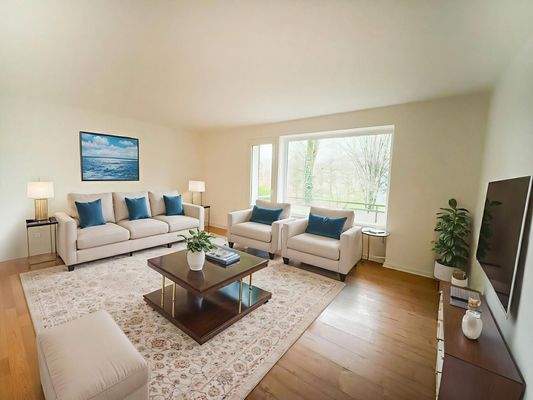 Zimmer III mit Zugang zum Süd/West Balkon (Einrichtungsbeispiel)