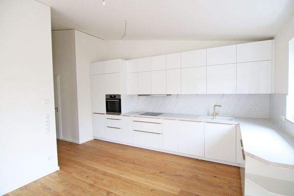 Küche mit toller EBK