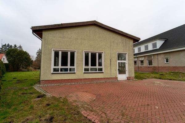 Giebel EFH mit Hauseingang