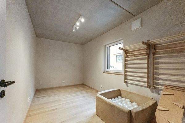 Zimmer EG (Büro/Spiel)