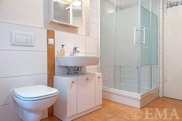 Duschbad im Gartenhaus