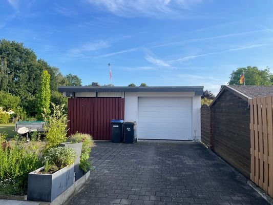 Garage mit Abstellraum/Werkstatt