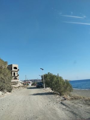 Kreta, Kalamaki: Unfertiges Gebäude direkt am Meer zu verkaufen