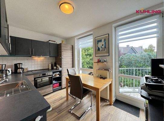 Küche mit direktem Zugang zum Balkon