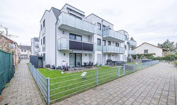 Terrasse + eigener Gartenanteil