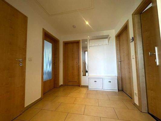 Dachgeschosswohnung Eingangsbereich 