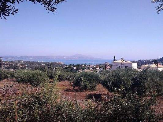 Olivenhain mit Meerblick und Baugenehmigung in Aspro