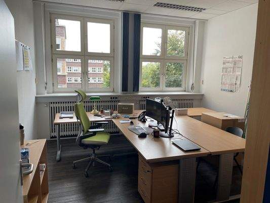 Büro 1.jpg