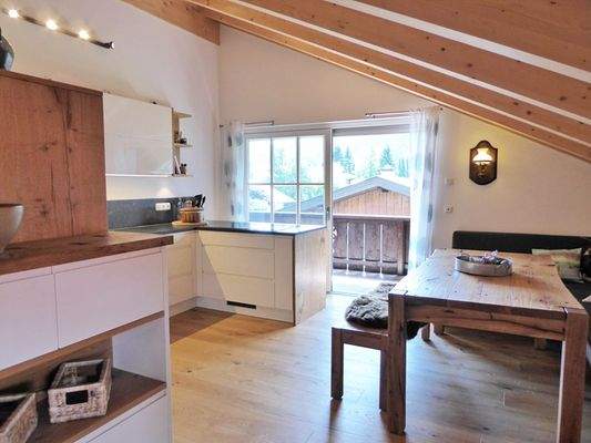 Sitzecke / Zugang zum Südbalkon