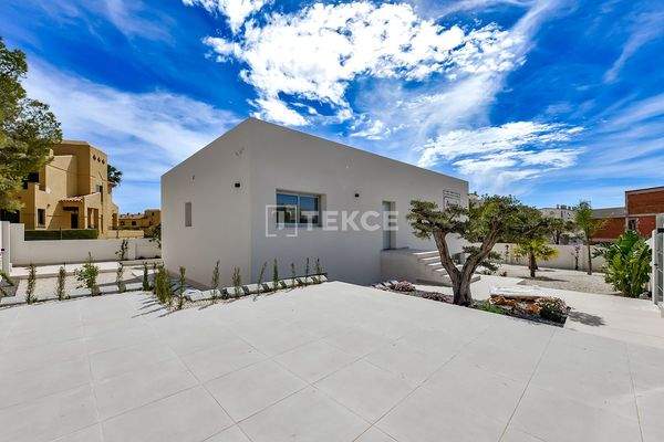 3-Bedroom Villa with Private Pool in Finestrat Alicante