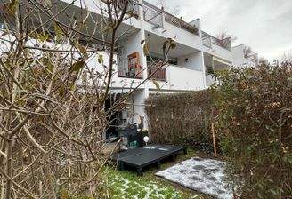 Garten mit Süd-Westausrichtung, Abendsonne garantiert, sehr separiert 
 