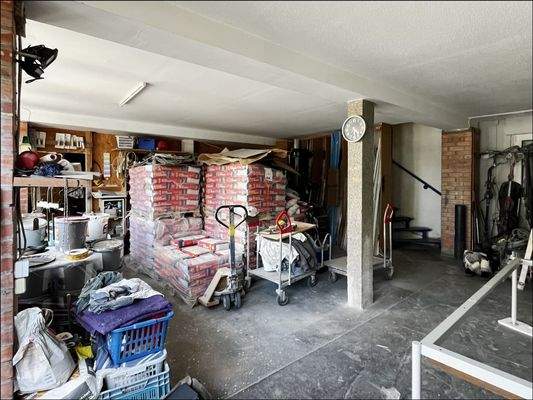 Lager/Werkstatt etc. im EG rechts