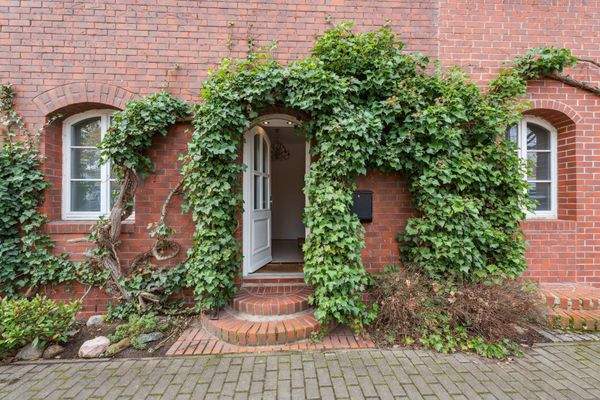 Hauseingang Straßenseite