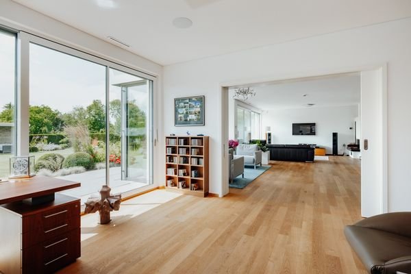 Büro mit Blick zu Wohnbereich EG.jpg