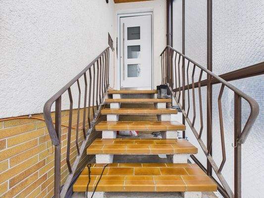 Zugang Wohnung Obergeschoss