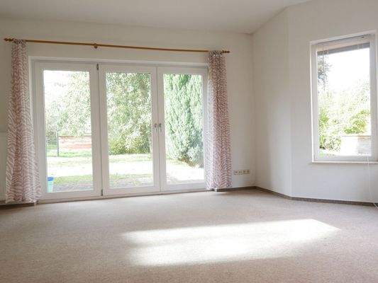 lichtdurchfluteter Wohnbereich