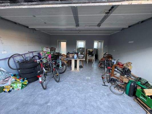 Doppelgarage - mit WC und optionaler Sauna