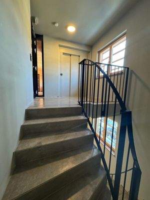 Zugang zum Personenaufzug