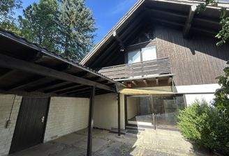 Hausrückseite Terrassenbereich