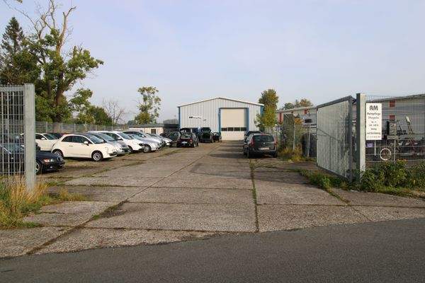 fest vermietete Halle~03.JPG