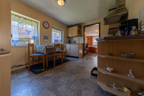 EG Küche mit Nebenraum: Esszimmer