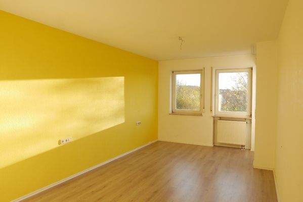 Zimmer mit Balkonzugang