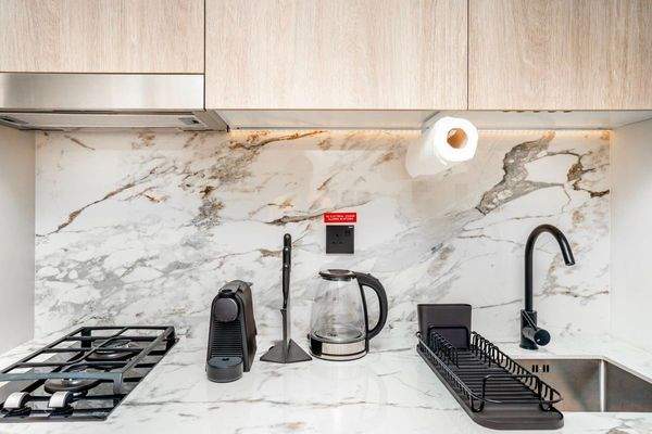 Elegante Marmorküche in modernem Design