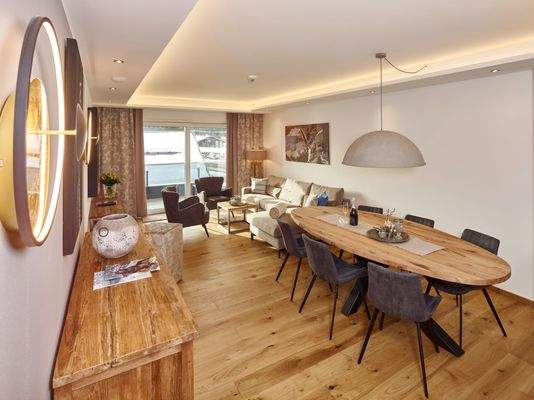 Top 13_23 WZ mit Essplatz 11.20.32.jpg