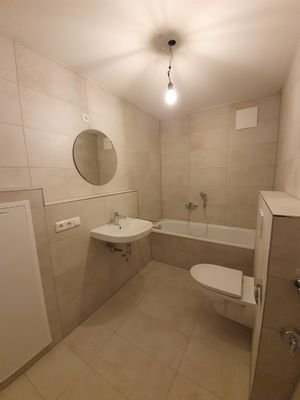 Badezimmer mit Wanne