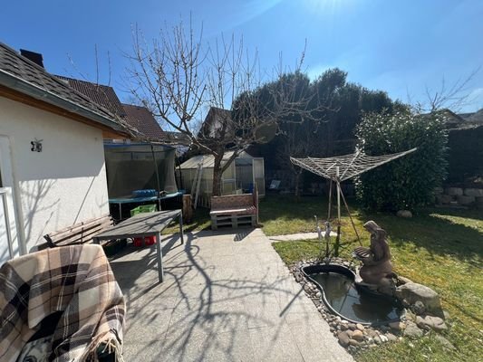 Terrasse und Garten