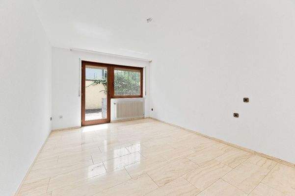 EG Kinder-Zi. mit kl. Terrasse