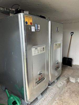 Junge Öl-Tankanlage