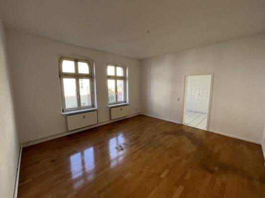 Wohnzimmer mit Blick zur Küche