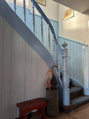 Treppe im Vorderhaus.jpg