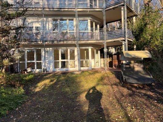 Blick vom Garten auf die Wohnung