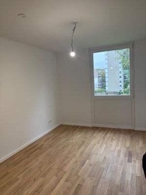 Helles leeres Zimmer