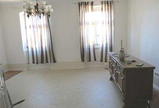 Zimmer linke Wohnung